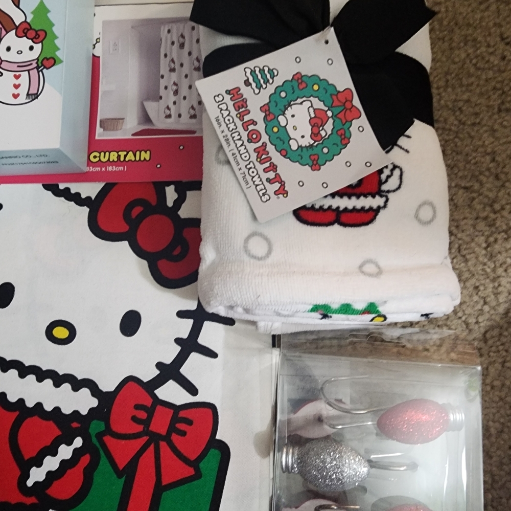 🎄✨️Nwt Hello Kitty Christmas bundle ( 6pc ) set for Bathroom🎄✨️ - Picture 2 of 10